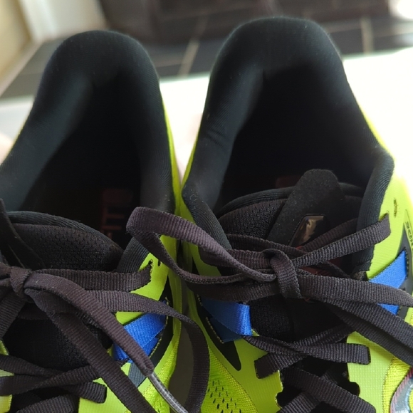 Saucony Men's Size 10 Neon Yellow Running Shoes Awesome Shape!!!! - Picture 13 of 15